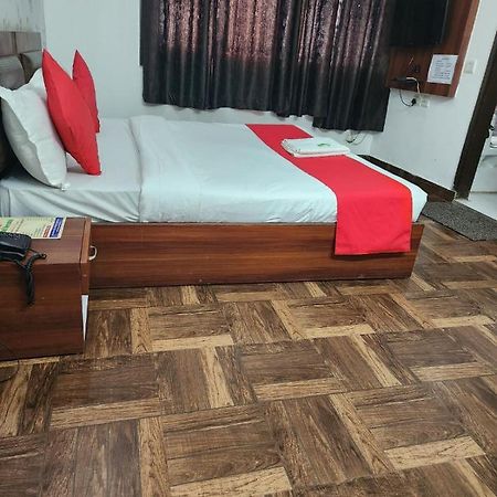 Hotel Cozy Cave Near Igi Airport Delhi Nova Deli Exterior foto