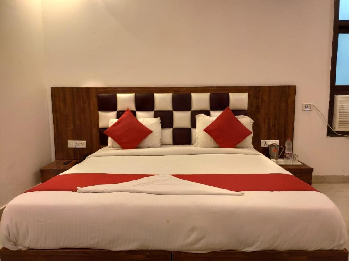 Hotel Cozy Cave Near Igi Airport Delhi Nova Deli Exterior foto
