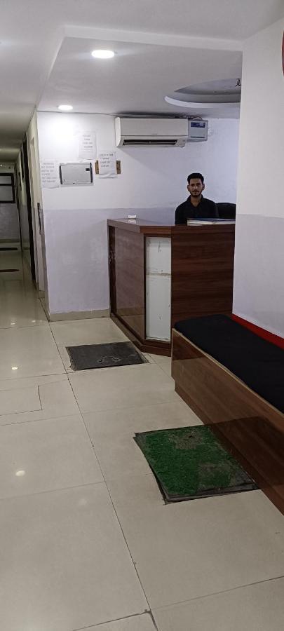 Hotel Cozy Cave Near Igi Airport Delhi Nova Deli Exterior foto