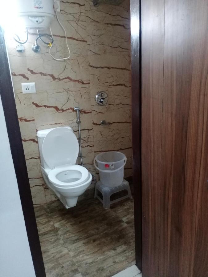 Hotel Cozy Cave Near Igi Airport Delhi Nova Deli Exterior foto