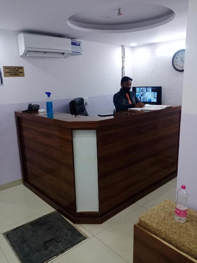 Hotel Cozy Cave Near Igi Airport Delhi Nova Deli Exterior foto