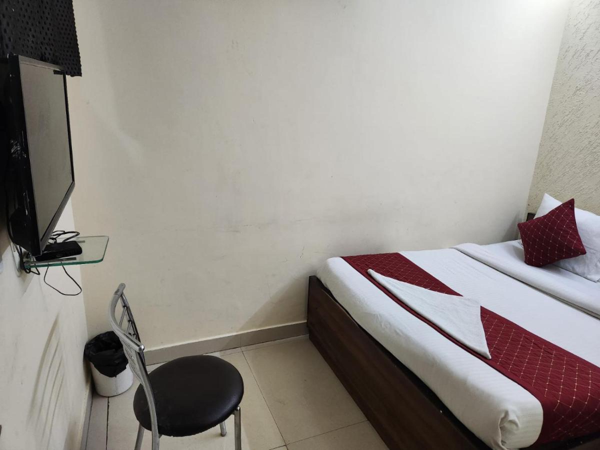 Hotel Cozy Cave Near Igi Airport Delhi Nova Deli Exterior foto