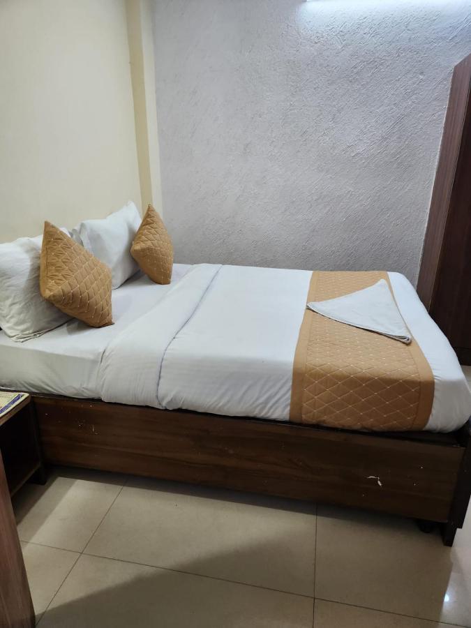 Hotel Cozy Cave Near Igi Airport Delhi Nova Deli Exterior foto