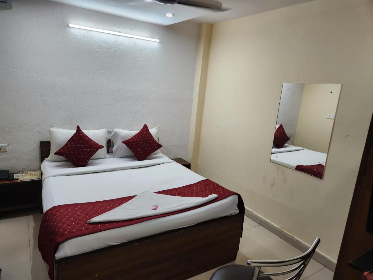 Hotel Cozy Cave Near Igi Airport Delhi Nova Deli Exterior foto