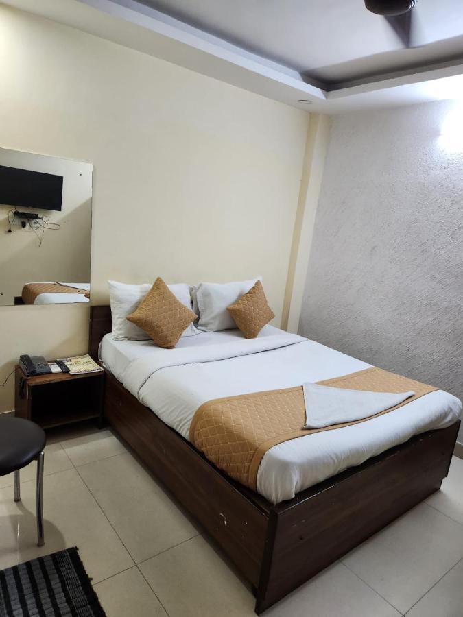 Hotel Cozy Cave Near Igi Airport Delhi Nova Deli Exterior foto