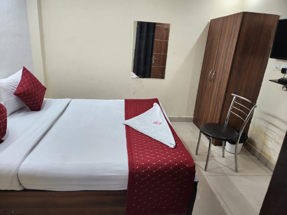 Hotel Cozy Cave Near Igi Airport Delhi Nova Deli Exterior foto